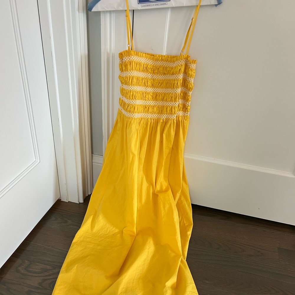 Pistola XS yellow dress